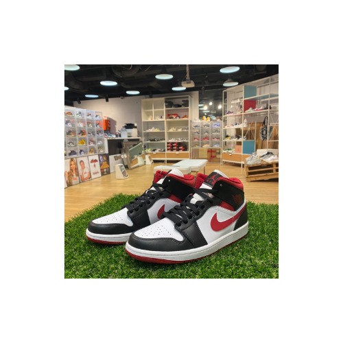 나이키 에어 조던 1 미드 짐레드 블랙 화이트 Nike Air Jordan 1 Mid Gym Red Black White 554724-122